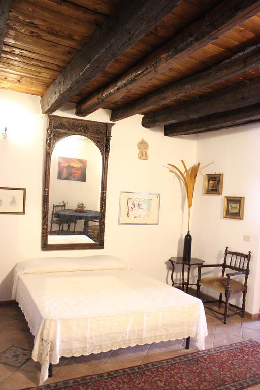 Filippo'S Holiday House Hotel Palermo Ruang foto