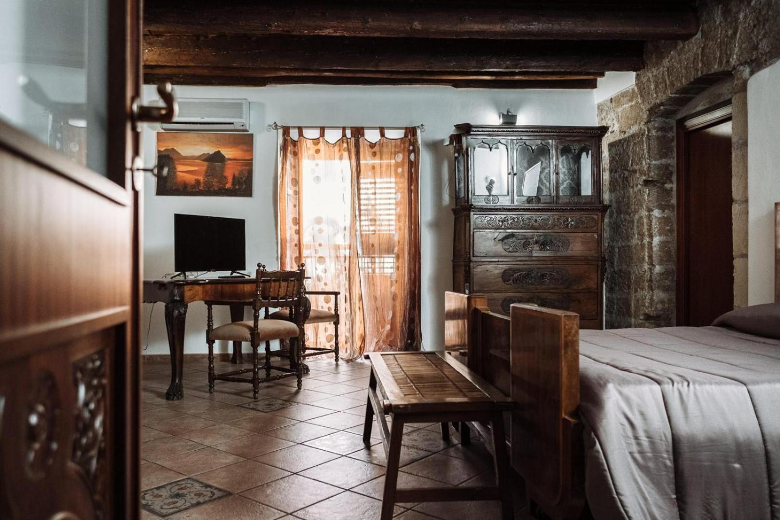 Filippo'S Holiday House Hotel Palermo Bagian luar foto